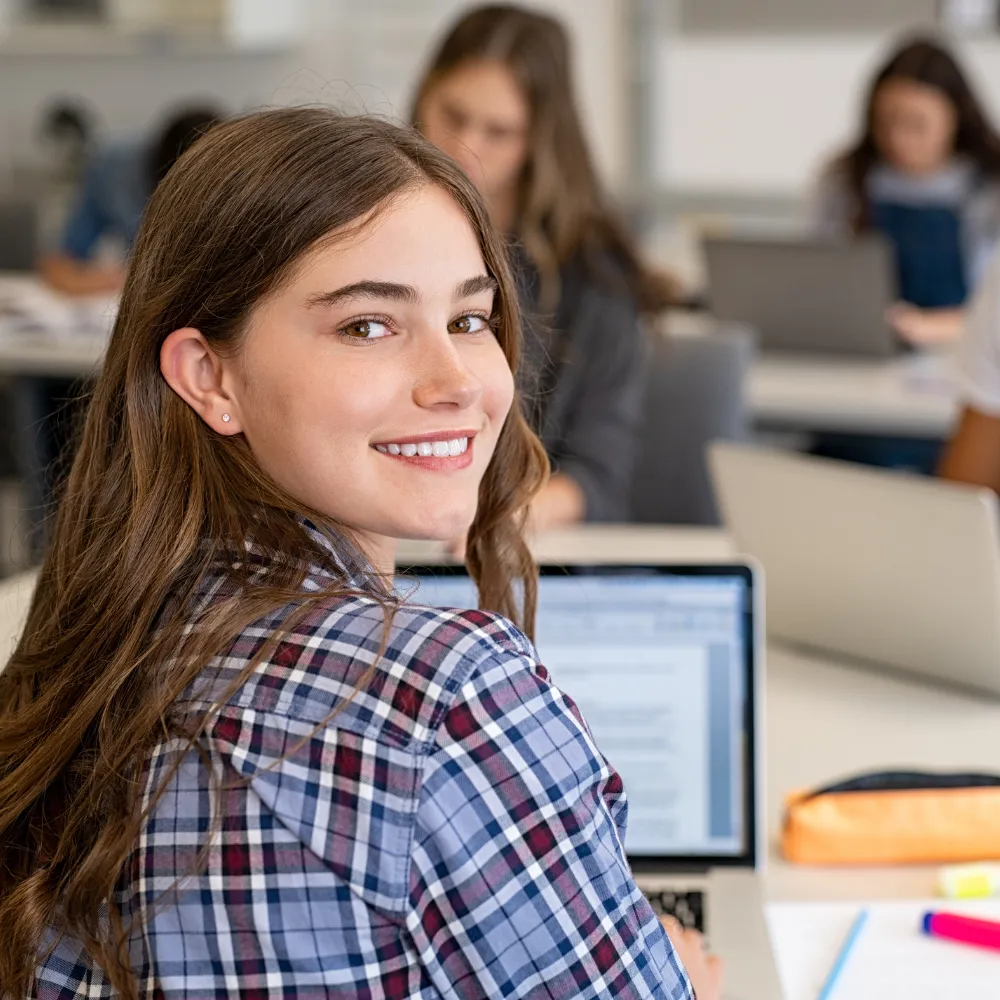 Student combining work and online law studies